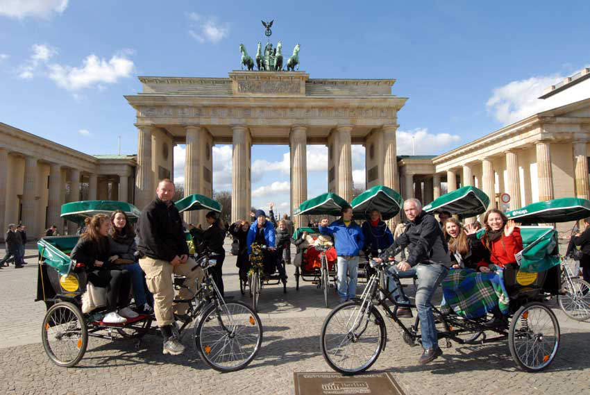 [Image: berlin_rikscha_Tours_saisoneroeffnung_bz...erlein.jpg]